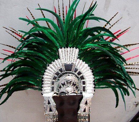 Tuft Azteca Penacho Moctezuma